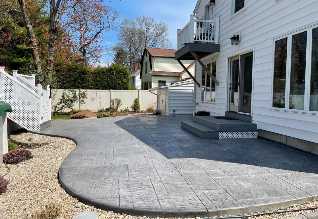 Low-maintenance concrete patio in Tuscaloosa, AL